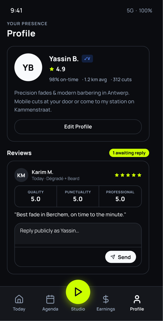 Barber profile with rating and client reviews